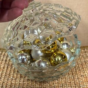 Vintage Pressed Glass Lidded Candy Dish Diamond Cut Starburst Base